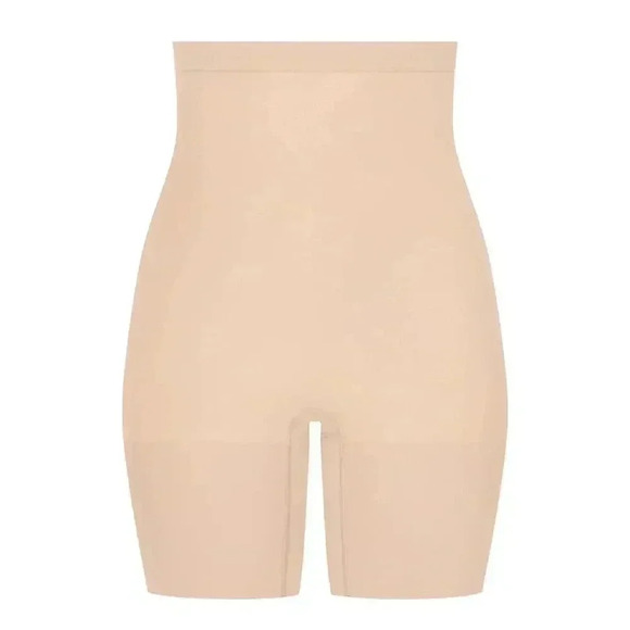 NWOT SPANX Higher Power Short -  S - Picture 4 of 7
